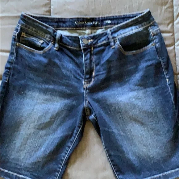Calvin Klein Jean shorts size 28 waist - Picture 1 of 8